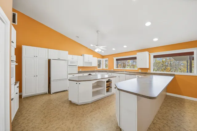 $675,000 | 15207 Henry Road, Morrison, IL 61270