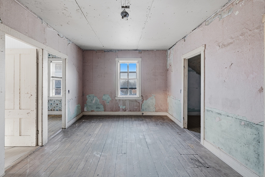 2229 South Main Street Fall River, MA 02724 - Photo 24 of 34