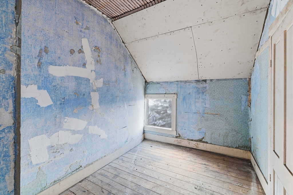 2229 South Main Street Fall River, MA 02724 - Photo 29 of 34