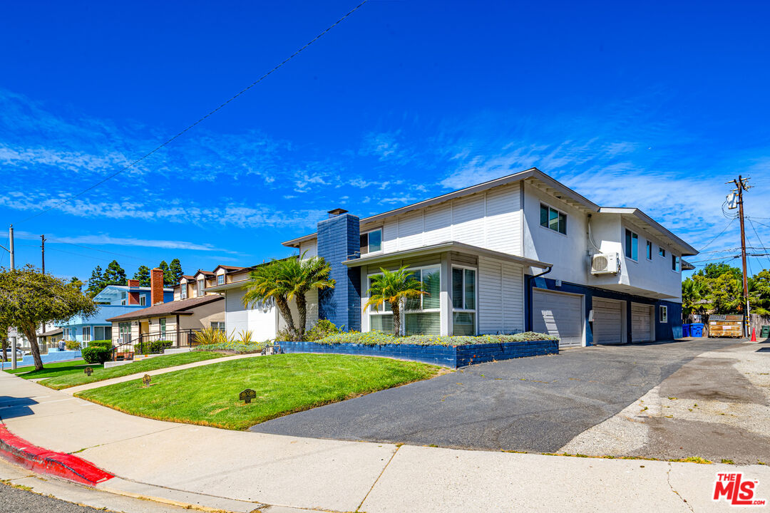 1109 Barbara Street Redondo Beach, CA 90277 - Photo 3 of 14