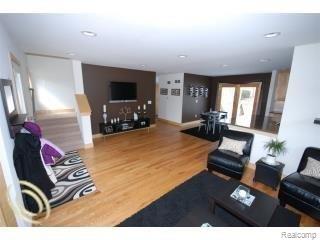 2392 Cambridge Road Berkley, MI 48072 - Photo 11 of 11 living.jpg