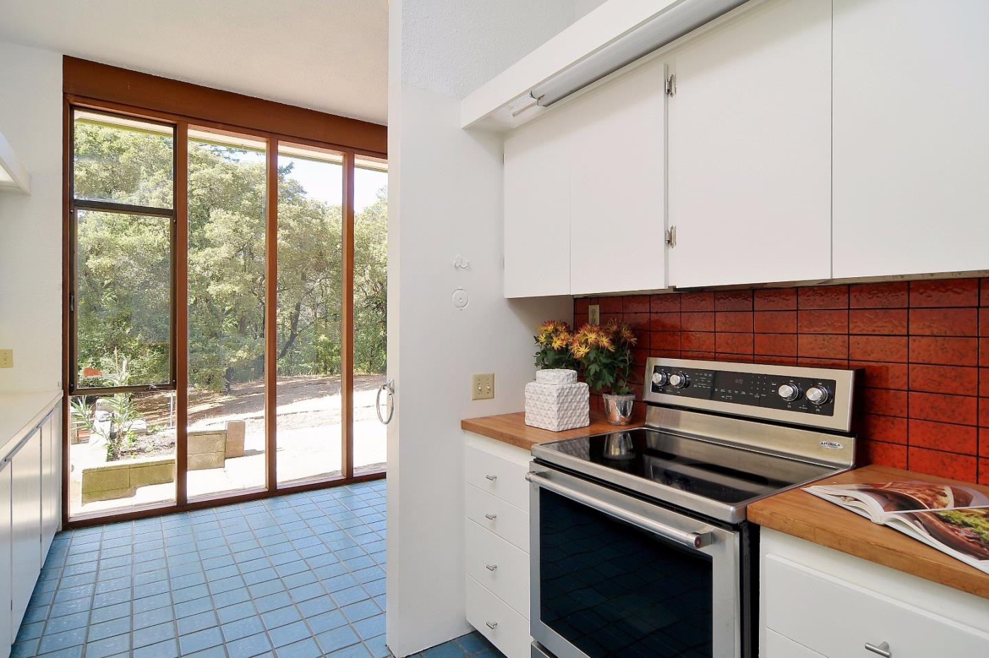 285 Heacox Road Woodside, CA 94062 - Photo 15 of 39 Gallery Image 15