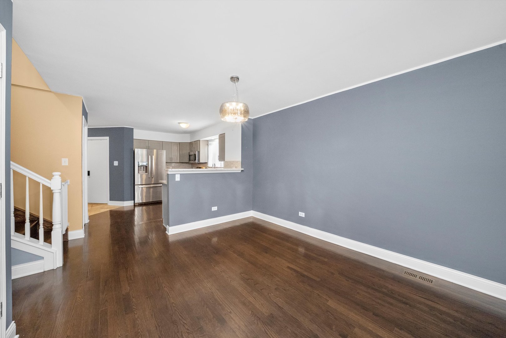 7968 South Roberts Road Bridgeview, IL 60455 - Photo 12 of 39 Gallery Image 12