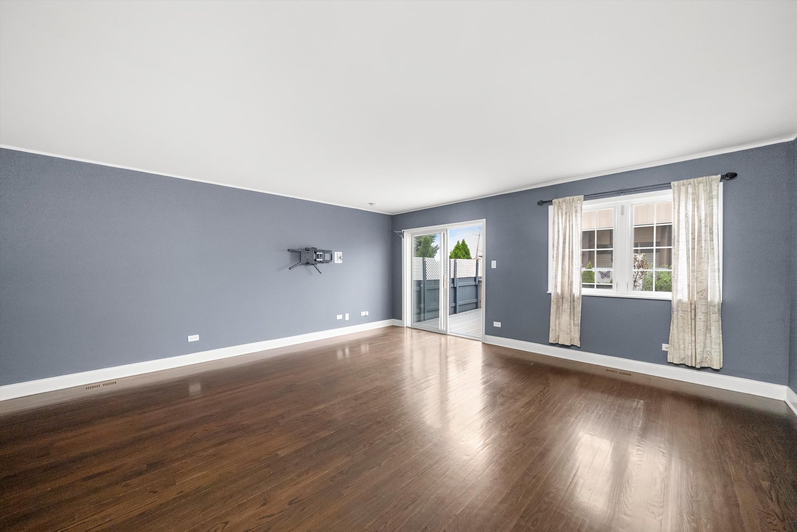 7968 South Roberts Road Bridgeview, IL 60455 - Photo 15 of 39 Gallery Image 15