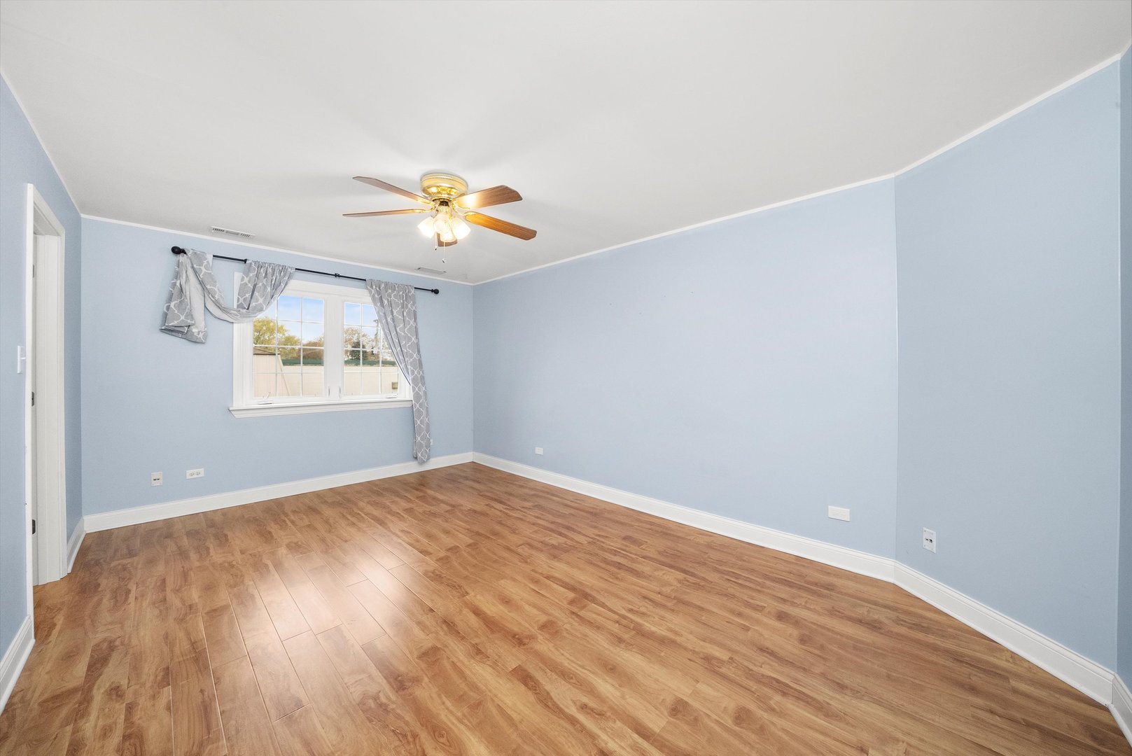 7968 South Roberts Road Bridgeview, IL 60455 - Photo 17 of 39 Gallery Image 17