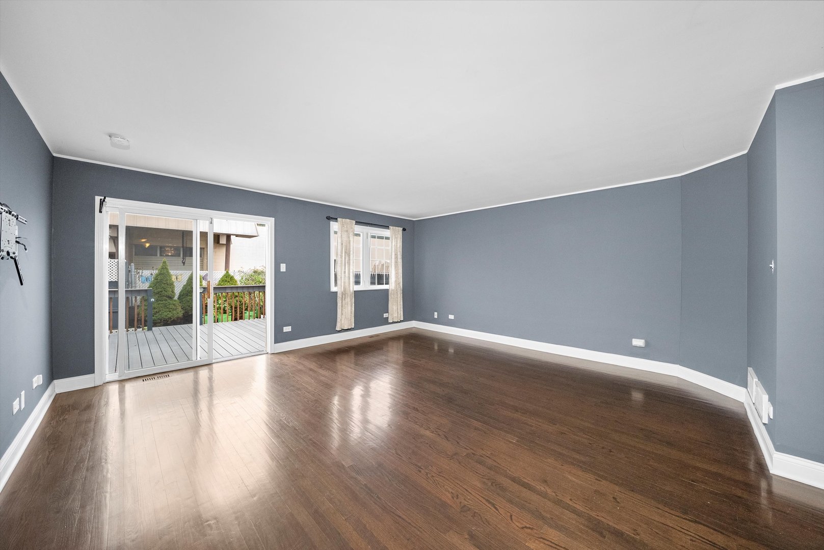 7968 South Roberts Road Bridgeview, IL 60455 - Photo 9 of 39 Gallery Image 9