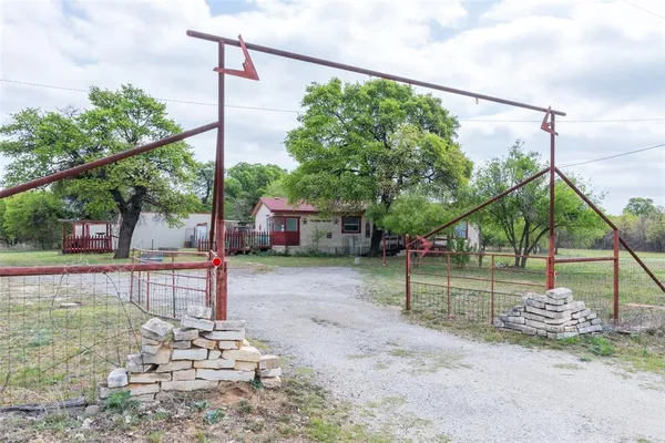 $189,900 | 7256 Fm 3326 Street South, Hawley, TX 79525