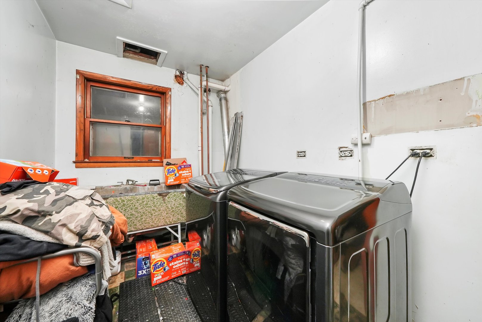 3543 West 57th Street Chicago, IL 60629 - Photo 37 of 43 a utility room with dryer and washer