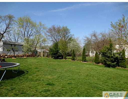 2139 Gogel Street Edison, NJ 08820 - Photo 5 of 24