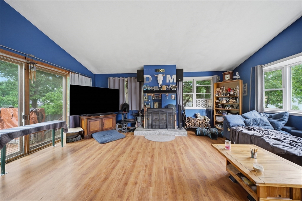 12 Harjean Road Billerica, MA 01821 - Photo 8 of 27