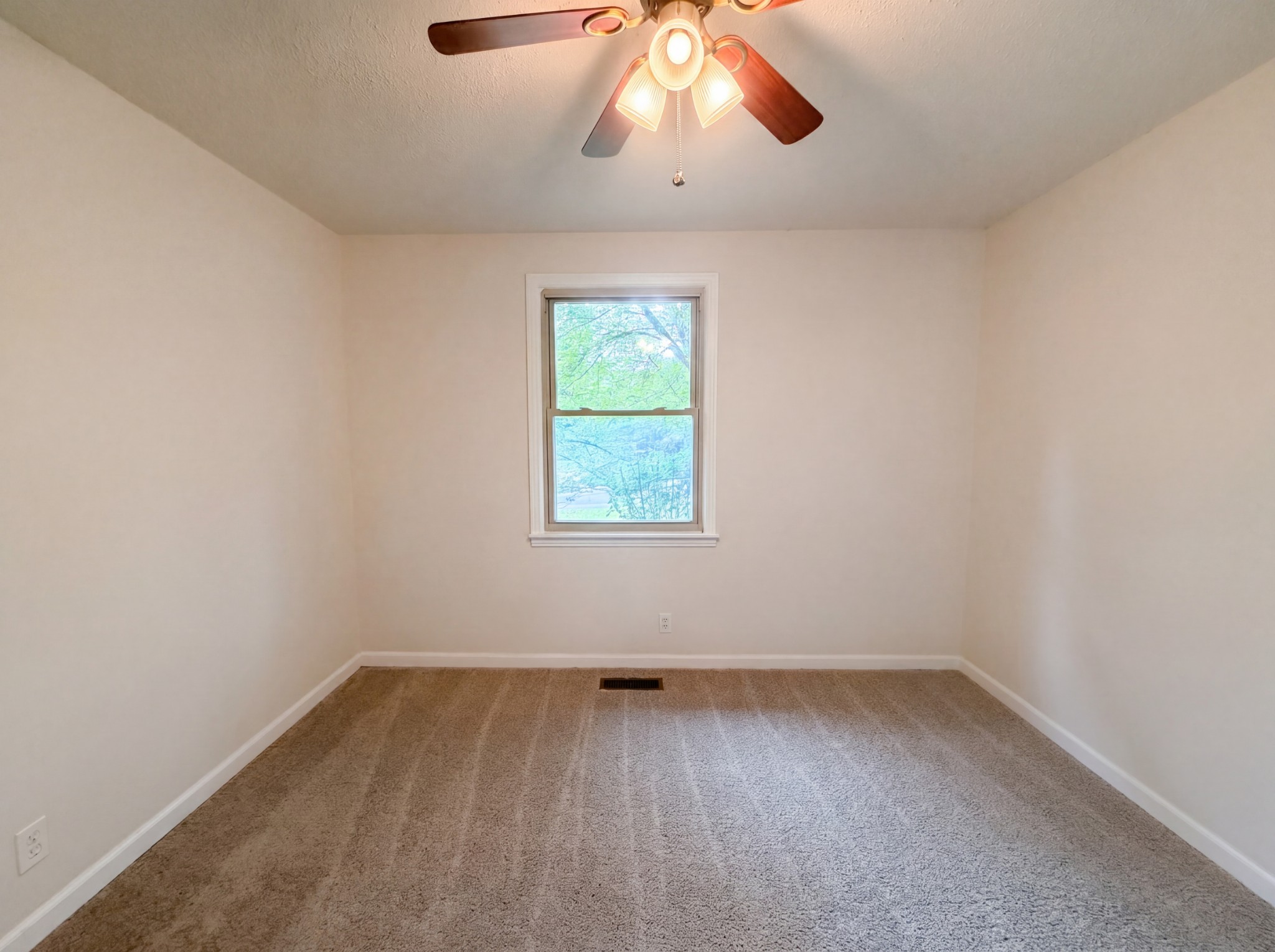587 Lafayette Road Clarksville, TN 37042 - Photo 9 of 20