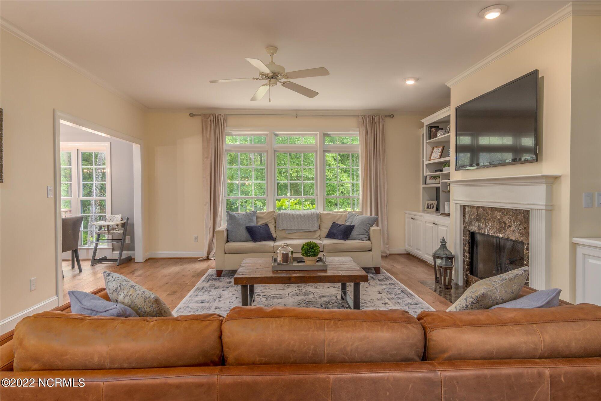 122 Lugano Road New Bern, NC 28562 - Photo 13 of 53 Living Room