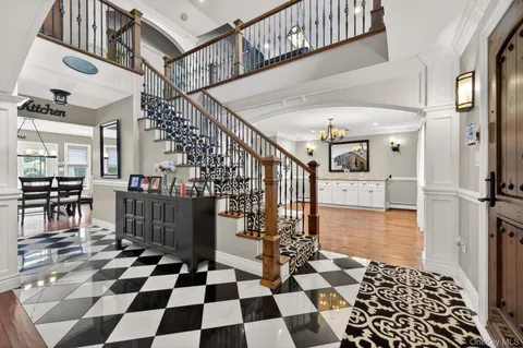 $1,329,000 | 322 Rose Lane, Smithtown, NY 11787