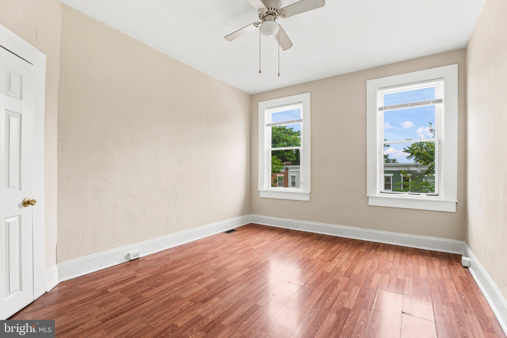 730 Linnard Street Baltimore, MD 21229 - Photo 15 of 31 Bedroom 1 , bright and airy