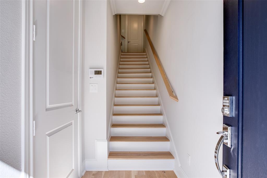 4639 New Water Lane Dallas, TX 75219 - Photo 14 of 20 a view of entryway