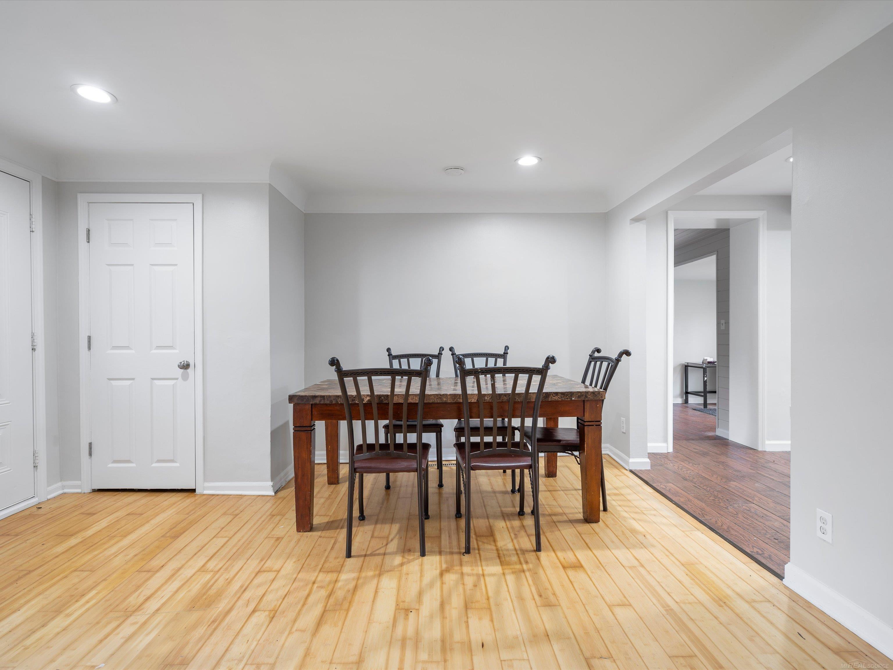 220 Michelson Road Rochester, MI 48307 - Photo 11 of 19 50138660-5ddbb550-e13c-434f-a426-0c12fb236ada.JPG