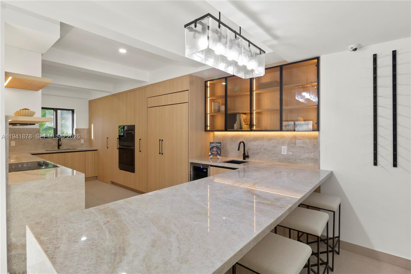 435 West 43rd Street Miami Beach, FL 33140 - Photo 11 of 28