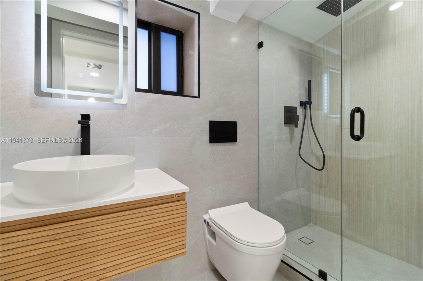 435 West 43rd Street Miami Beach, FL 33140 - Photo 19 of 27