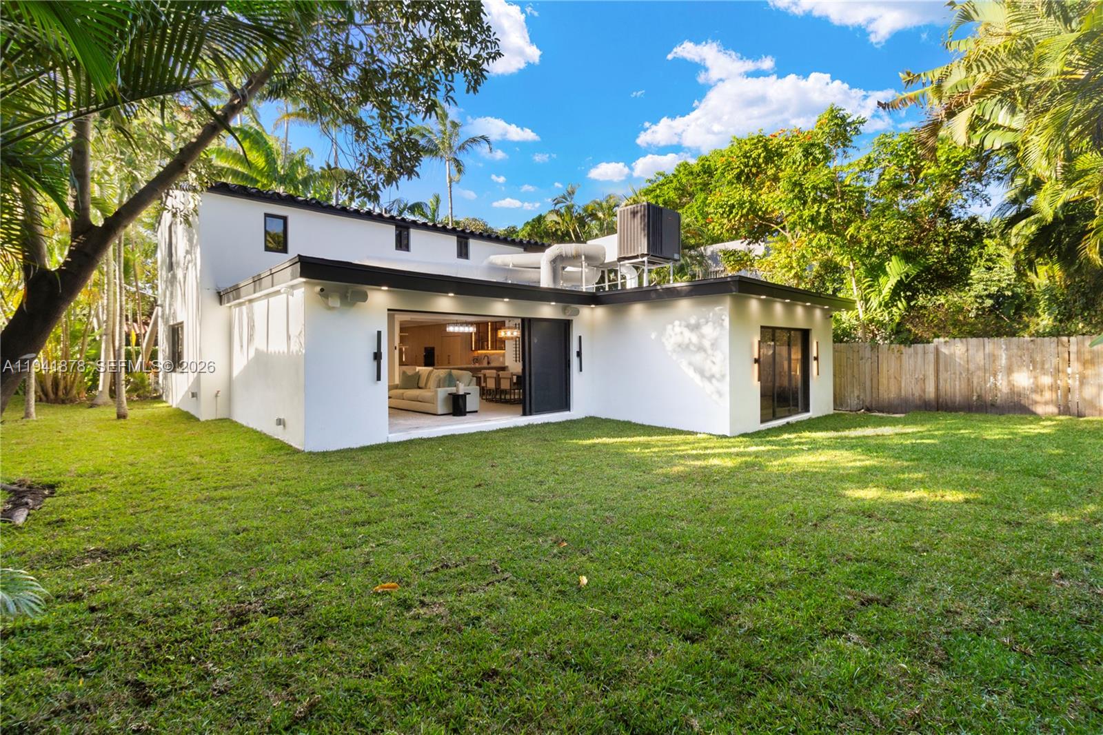 435 West 43rd Street Miami Beach, FL 33140 - Photo 2 of 28