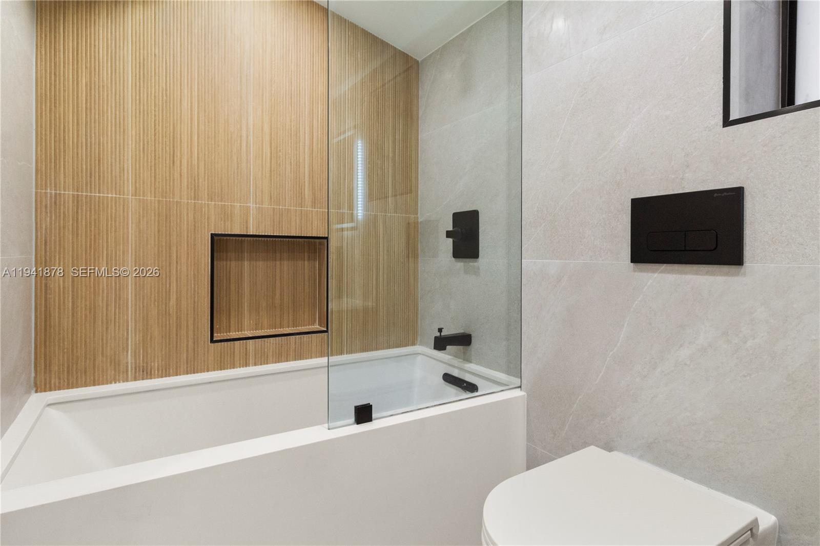 435 West 43rd Street Miami Beach, FL 33140 - Photo 23 of 27