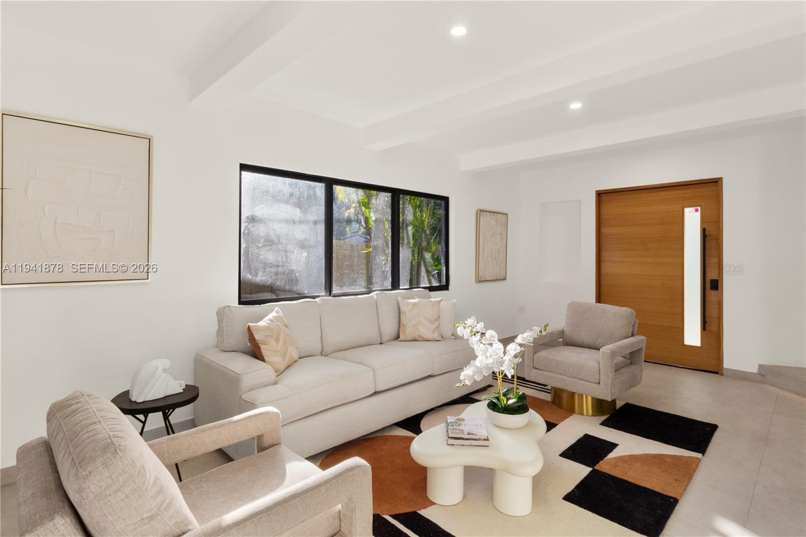 435 West 43rd Street Miami Beach, FL 33140 - Photo 5 of 27