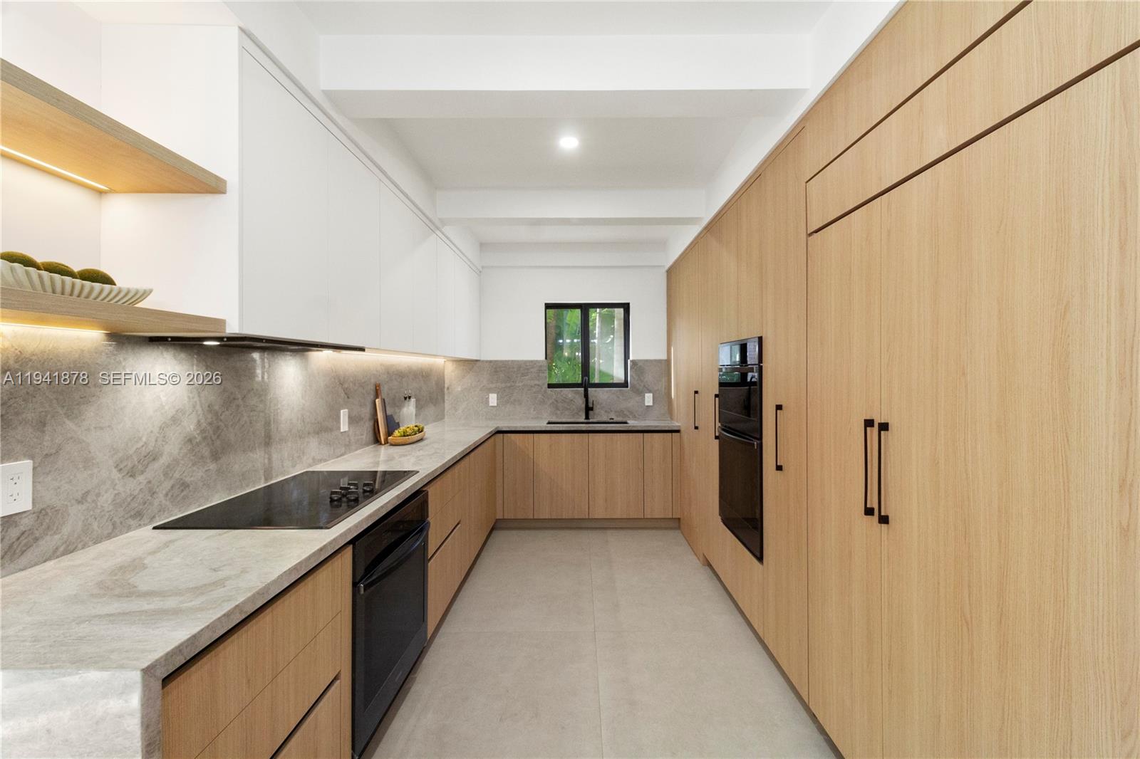 435 West 43rd Street Miami Beach, FL 33140 - Photo 10 of 28