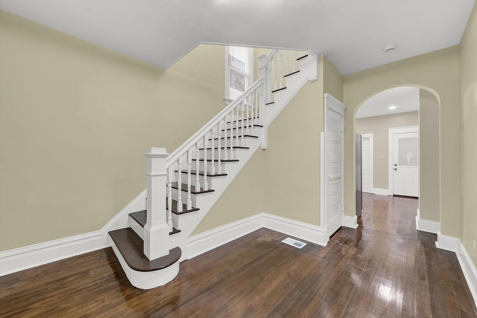 325 4th Street Waukegan, IL 60085 - Photo 2 of 34 a view of entryway with wooden floor