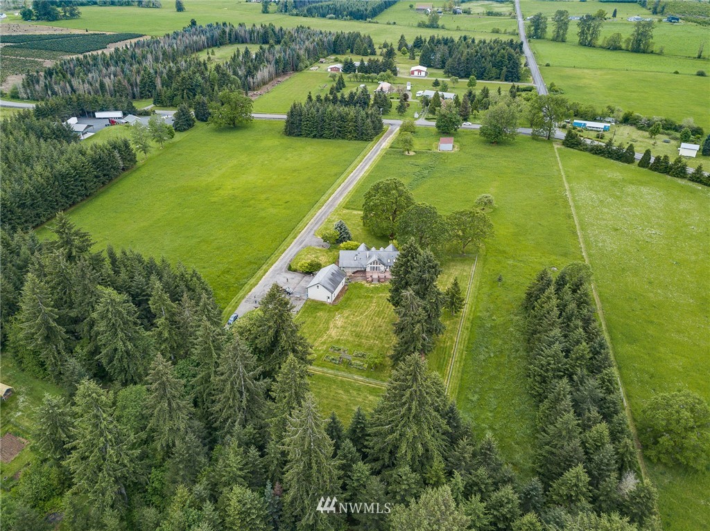 249 South Military Road Winlock, WA 98596 - Photo 32 of 33 a view of a lake with a city