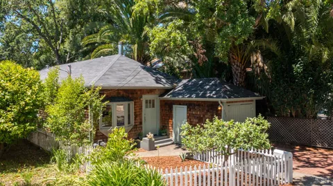 $975,000 | 103 Oak Knoll Avenue, San Anselmo, CA 94960