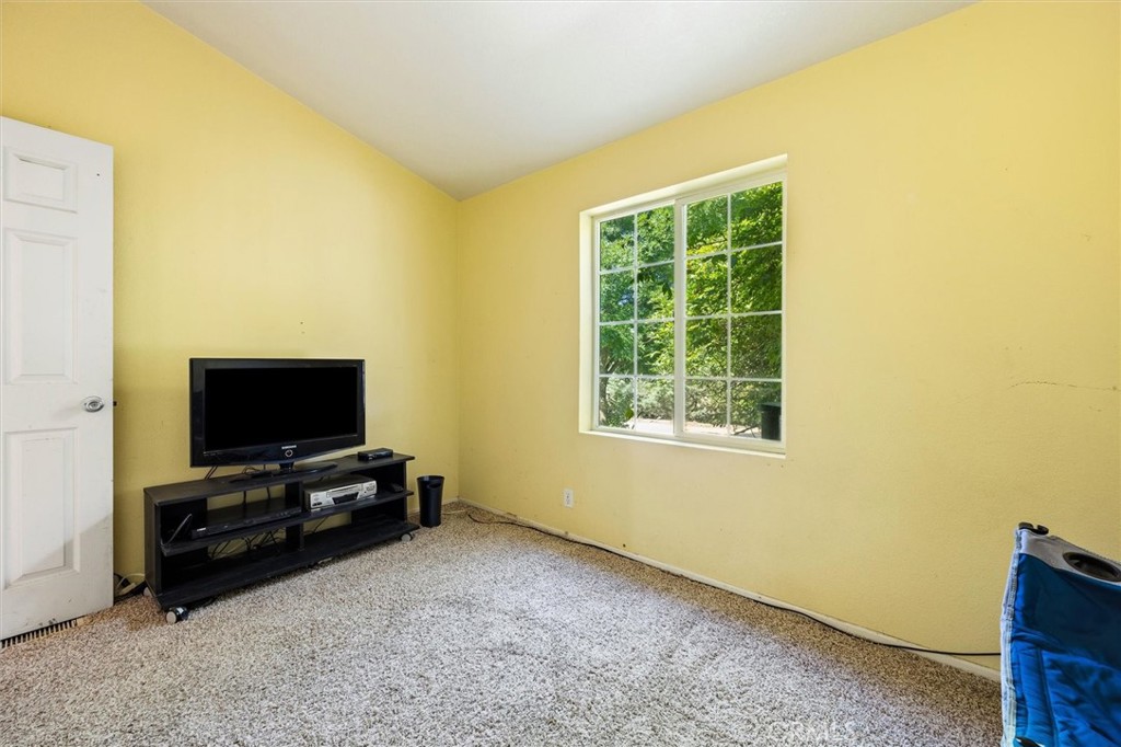6998 Kingsbury Road Templeton, CA 93465 - Photo 48 of 57 Additional room previously used as an office