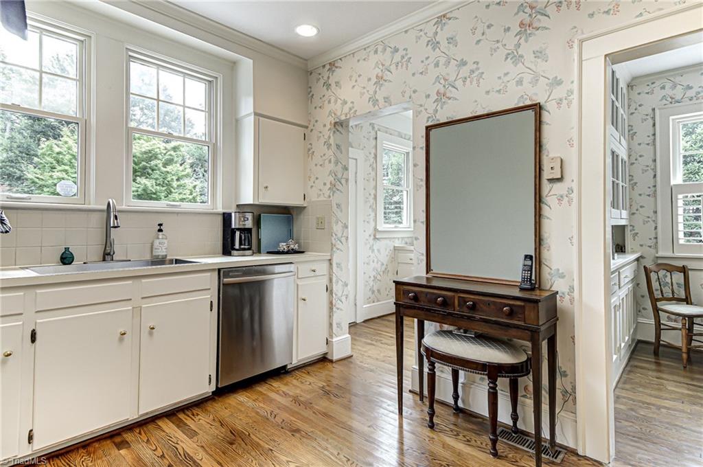 729 Arbor Road Winston-Salem, NC 27104 - Photo 14 of 25 Gallery Image 14