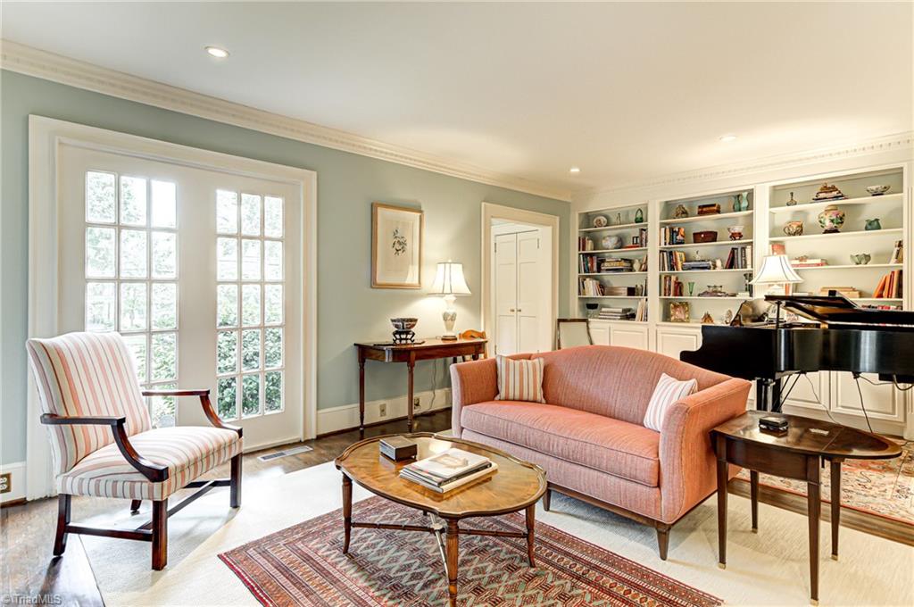 729 Arbor Road Winston-Salem, NC 27104 - Photo 5 of 25 Gallery Image 5