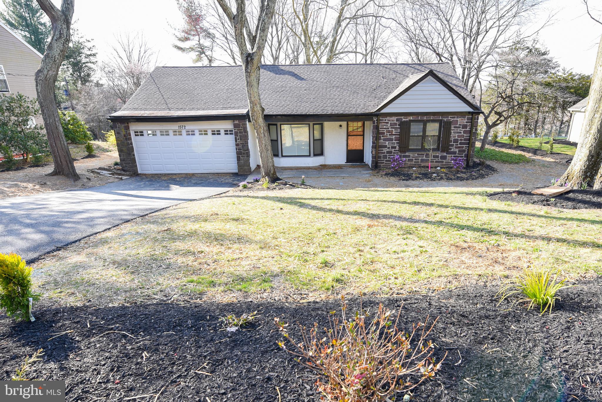 1572 Huntingdon Road Abington, PA 19001 - Photo 1 of 34 Front View