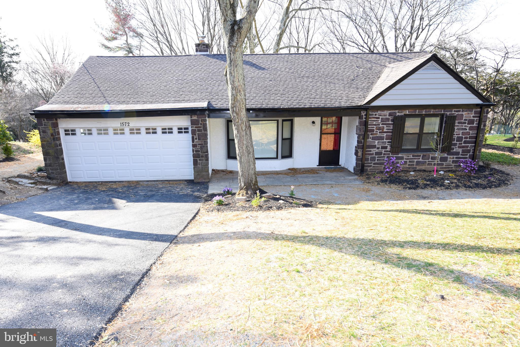 1572 Huntingdon Road Abington, PA 19001 - Photo 2 of 34 Front View