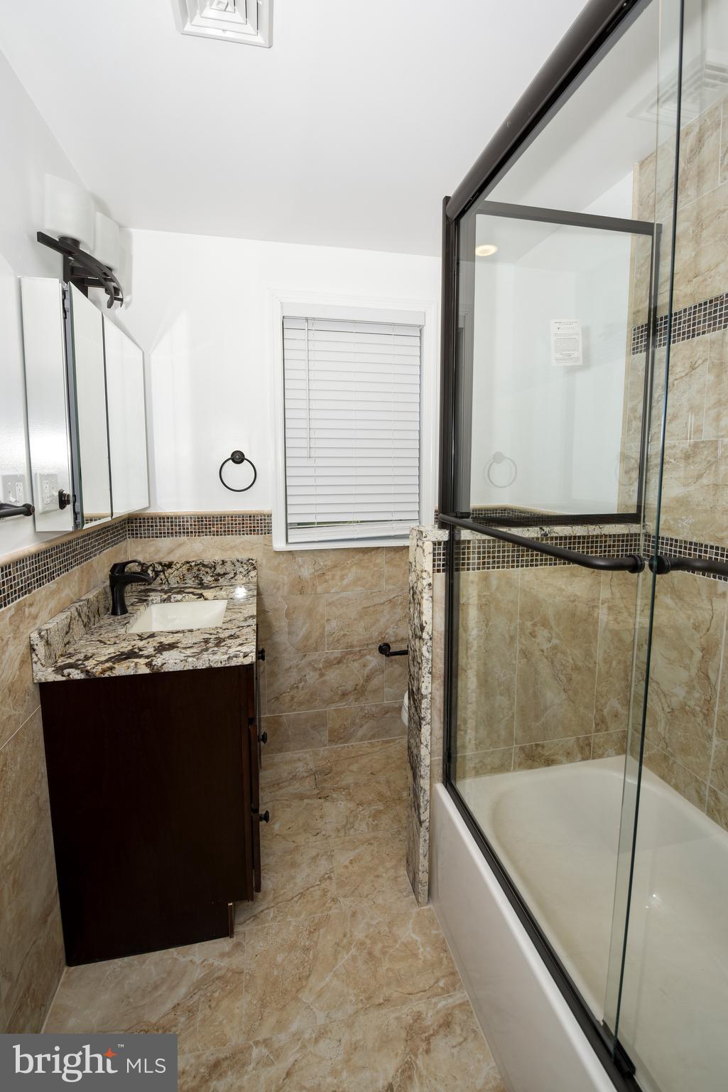 1572 Huntingdon Road Abington, PA 19001 - Photo 23 of 34 Main Bath
