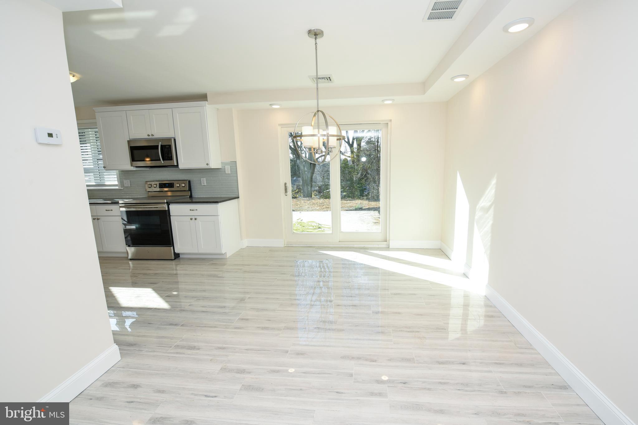 1572 Huntingdon Road Abington, PA 19001 - Photo 8 of 34 Dining Room