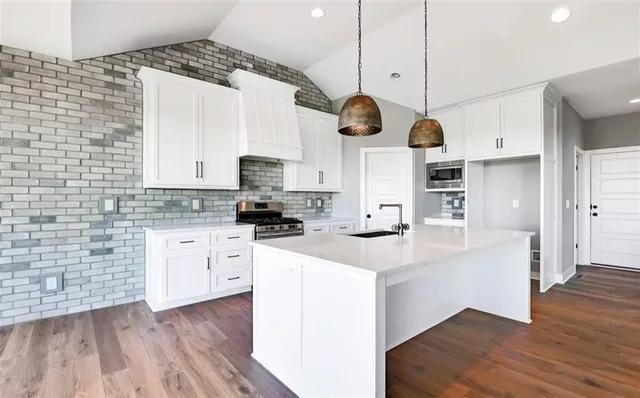 $730,850 | 6045 Apache Drive, Shawnee, KS 66226