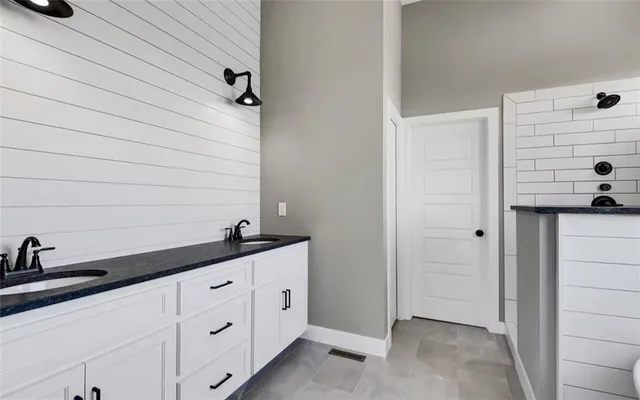 $730,850 | 6045 Apache Drive, Shawnee, KS 66226