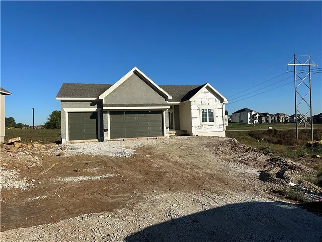 $730,850 | 6045 Apache Drive, Shawnee, KS 66226