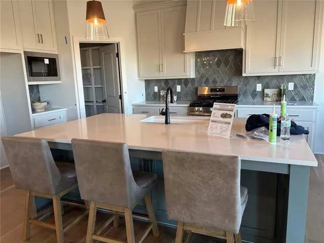 $730,850 | 6045 Apache Drive, Shawnee, KS 66226