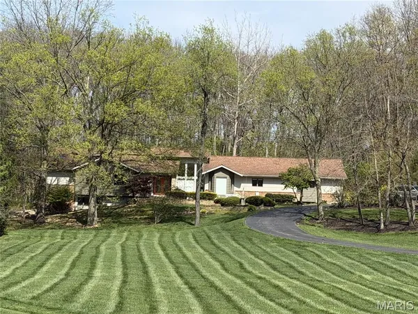 $1 | 2175 Quaethem Drive, Wildwood, MO 63005