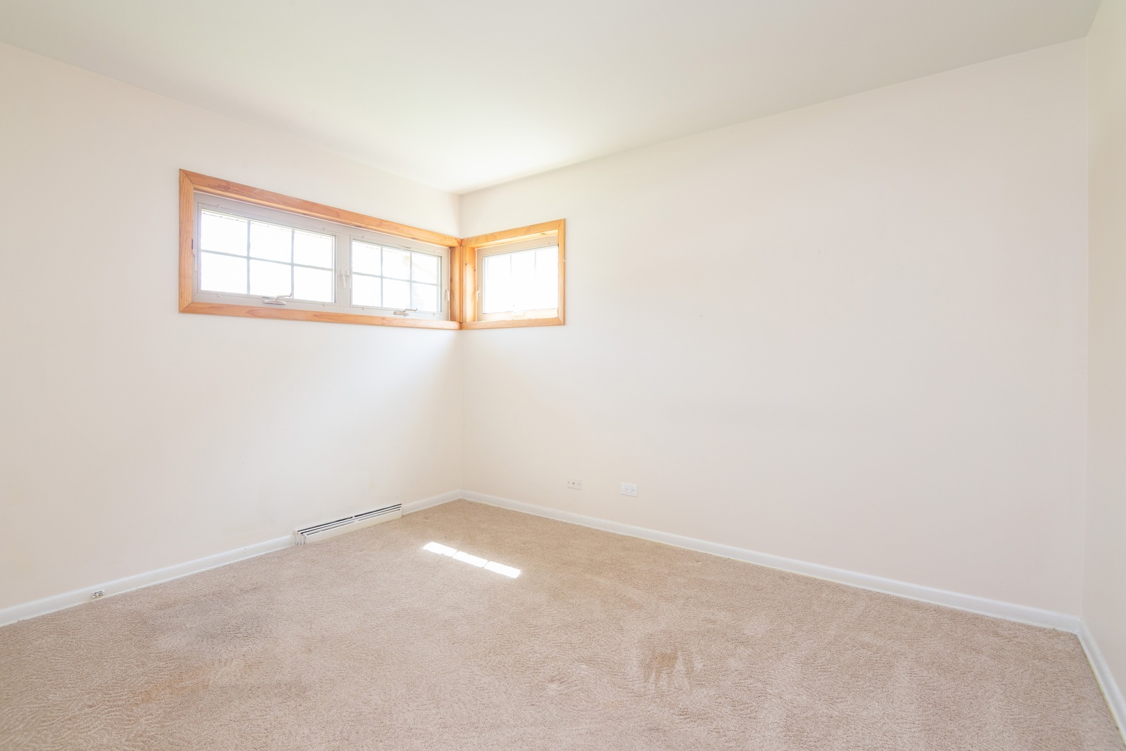 812 Meadow Road Northbrook, IL 60062 - Photo 8 of 10 a view of a window in a room