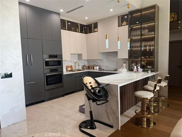 $1,050,000 | 118 South Kenwood Street, Unit 505, Glendale, CA 91205