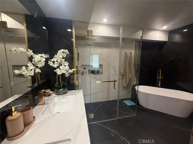 $1,050,000 | 118 South Kenwood Street, Unit 505, Glendale, CA 91205