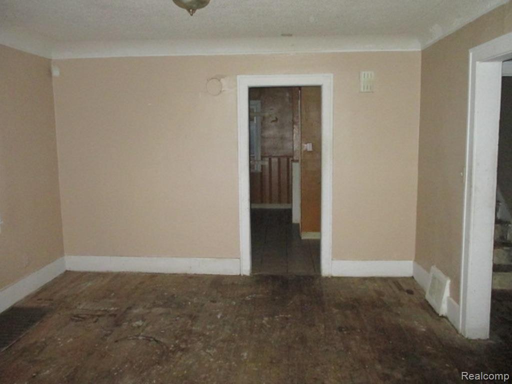 18575 Appleton Street Detroit, MI 48219 - Photo 10 of 23 10-Dining Room View 1.jpg
