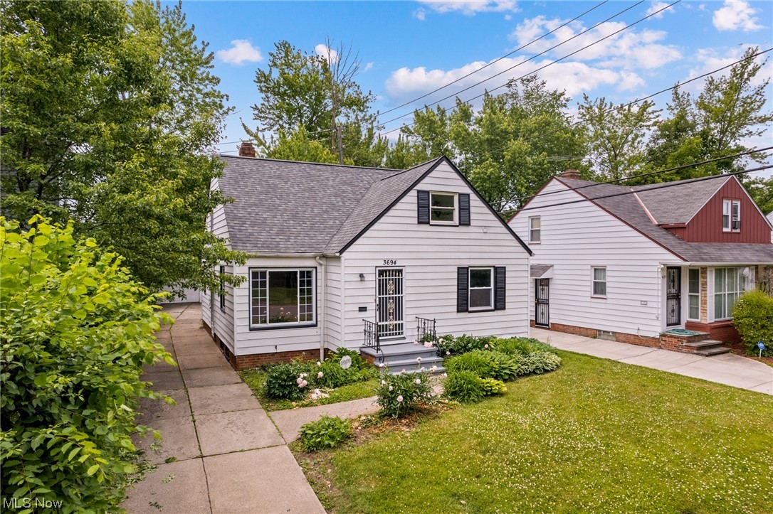 3694 Grosvenor Road Cleveland, OH 44118 - Photo 25 of 29