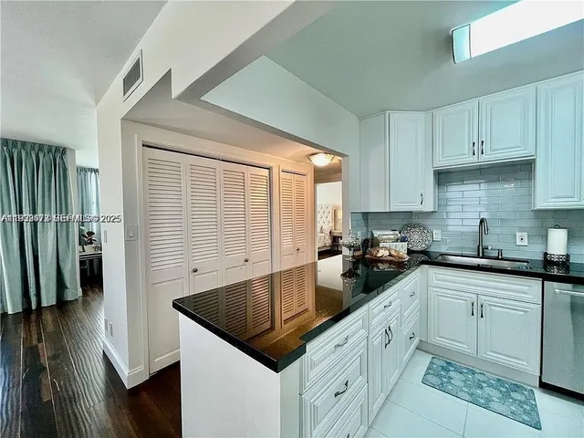 $205,000 | 4400 Hillcrest Drive, Unit 601B, Hollywood, FL 33021