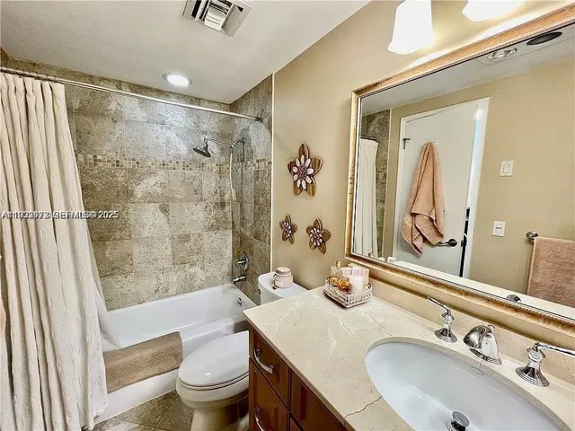 $205,000 | 4400 Hillcrest Drive, Unit 601B, Hollywood, FL 33021