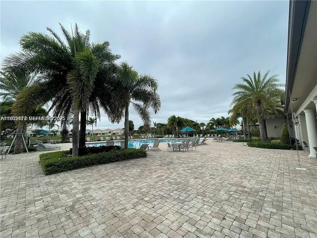 $205,000 | 4400 Hillcrest Drive, Unit 601B, Hollywood, FL 33021