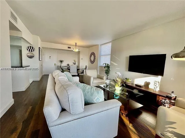 $205,000 | 4400 Hillcrest Drive, Unit 601B, Hollywood, FL 33021